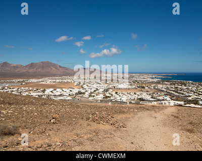 Playa Blanca dal Montana Roja, Lanzarote Foto Stock