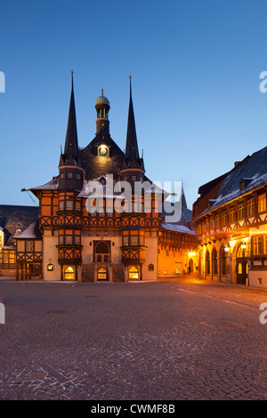 Town Hall a Wernigerode al tramonto, Harz, Sassonia-Anhalt, Germania Foto Stock