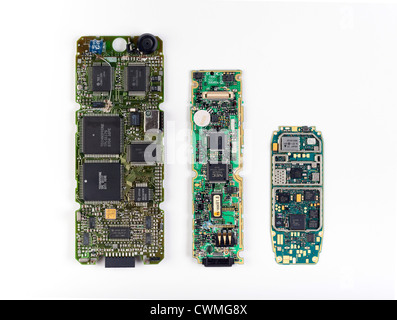 Le schede di circuito da diversi telefoni cellulari Foto Stock