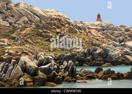Lavezzi Island Lighthouse e coste rocciose, Francia Foto Stock