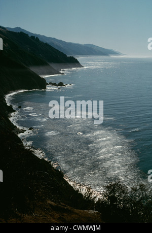 Fascia costiera sull'oceano pacifico, Big Sur, CA Foto Stock