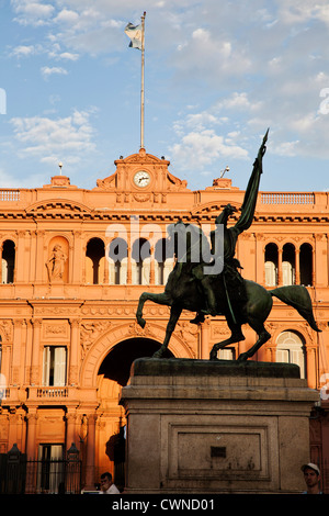 La Casa Rosada, il palazzo presidenziale sulla Plaza de Mayo, Buenos Aires, Argentina. Foto Stock