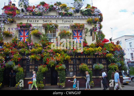 Churchill bracci su Kensington Church Street a Nottinghill Gate - London REGNO UNITO Foto Stock