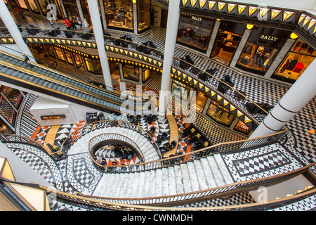 L'Europa, Germania, Berlino, Friedrichstrasse, il centro dello shopping Quartier 206 Foto Stock