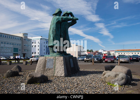 Guardando al largo memorial, Reykjavik, Islanda Foto Stock