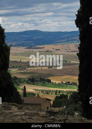 Pienza, Val d'Orcia valley. Le viste da Pienza, Toscana, Italia. Pienza e la Val d'Orcia è sulla lista del Patrimonio Mondiale dell'Unesco. Foto Stock