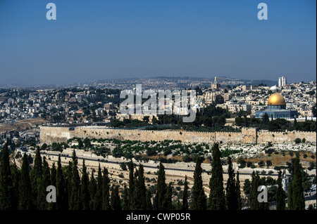 Vista dal Monte Scopus ,il tempio Mt e la città vecchia di Gerusalemme , Israele Foto Stock