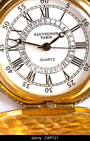 Francese antico golden pocket watch Sauvignon Parigi con catena e custodia di protezione Foto Stock