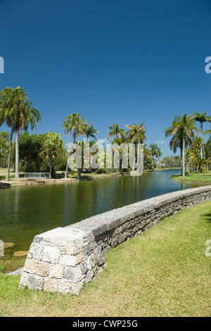 ROYAL PALM LAGO Fairchild Tropical Botanic Garden CORAL GABLES FLORIDA USA Foto Stock