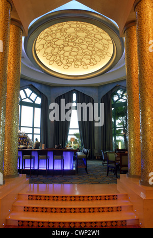 Atlantis Hotel, il Palm di notte, Dubai, Emirati Arabi Uniti, Emirati arabi uniti, Golfo Persico, la Penisola Arabica, in Asia. Foto Stock