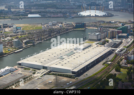 Vista aerea del Centro Esposizioni ExCel Royal Victoria Dock e il Millennium Dome. Londra, Regno Unito. Foto Stock