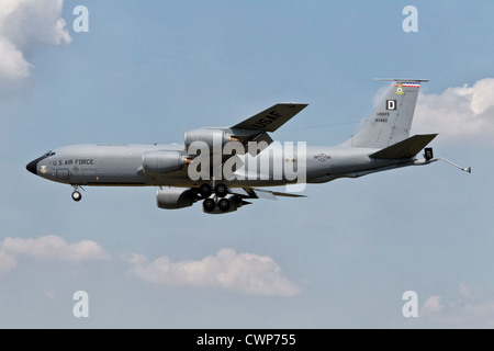 Boeing KC135 Stratotanker in volo aerei di rifornimento del USAF Foto Stock