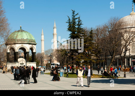 Türkei, Istanbul, Sultanahmet, ippodromo, Kaiser-Wilhelm-Brunnen und Hagia Sophia. Foto Stock