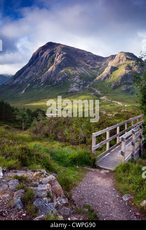 Visualizza in basso del diavolo la scalinata verso Buachaille Etive Mor, Glencoe, nelle Highlands scozzesi, Scotland, Regno Unito Foto Stock