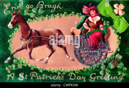 Erin Go Bragh - un il giorno di San Patrizio nel saluto - Irish giovane con cavallo e buggy Foto Stock