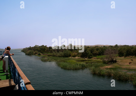 Battello da crociera sul fiume Nilo tra Assuan e Luxor Foto Stock