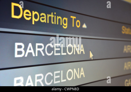 Schermo di computer closeup di Barcellona lo stato del volo Foto Stock