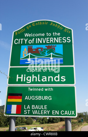 Benvenuti alla città di Inverness segno capitale delle Highlands della Scozia uk Foto Stock