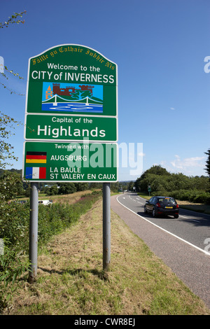 Benvenuti alla città di Inverness segno capitale delle Highlands della Scozia uk Foto Stock