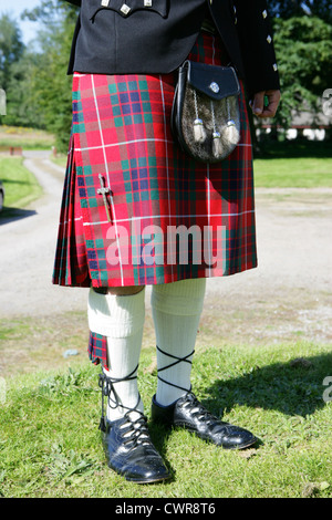 Kilt Tradizionale Scozzese Uomo – Gonna Tartan Utility Vintage – Abito Da Cerimonia, Matrimonio, Cosplay – Poliestere E Rayon