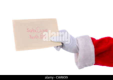 Babbo Natale con braccio disteso con una lettera in mano. Formato orizzontale su uno sfondo bianco. Foto Stock