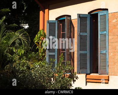 Madagascar, Analamanga Antananarivo, (Tananarive) stile coloniale Francese di persiane alle finestre Foto Stock