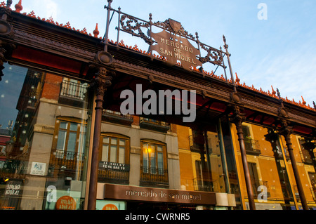 Facciata di San Miguel mercato. Madrid, Spagna. Foto Stock