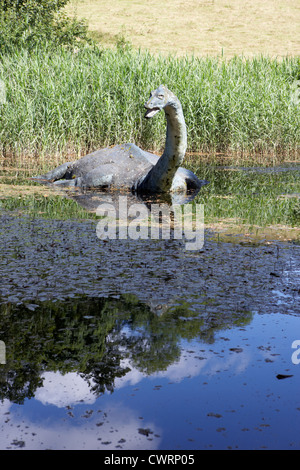 Mostro di Loch Ness modello nessie highland scozia uk Foto Stock