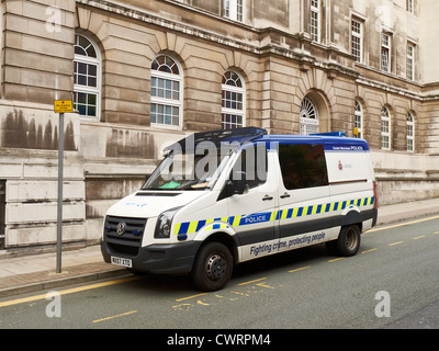 La polizia van Parcheggiato fuori Greater Manchester Questura Manchester REGNO UNITO Foto Stock