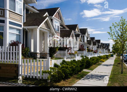 Una fila di un nuovo case a schiera a Richmond, British Columbia Foto Stock