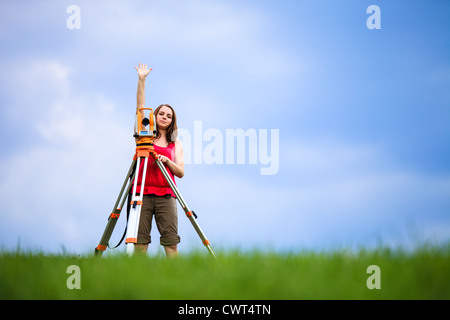 Giovane geometra al lavoro Foto Stock