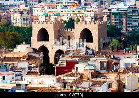 Vista del retro del Torres de Quart presi da el Miguelete, Valencia, Spagna Foto Stock