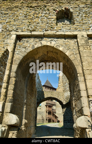 Gateway al castello interna al castello di Helfštýn vicino Lipník nad Bečvou, Olomoucký kraj, Repubblica Ceca Foto Stock