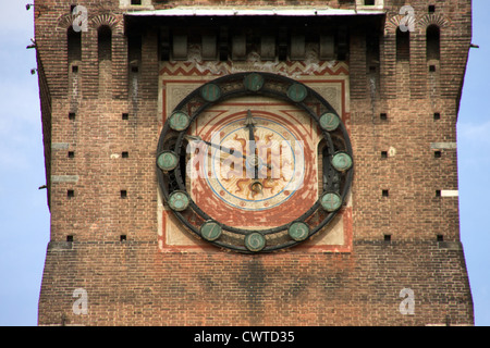 L'Italia, Lombardia, Milano, il Castello Sforzesco, l'orologio Foto Stock