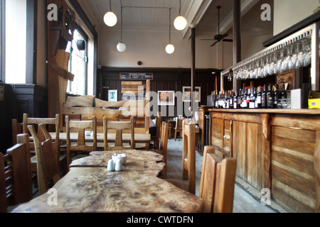 Cafe Gandolfi ha avuto la prima macchina per cappuccino in Glasgow. Si è aperto nel 1979. Albion Street, Merchant City di Glasgow. Foto Stock