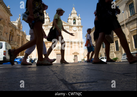 I turisti in invisibile " città di Mdina, Malta Foto Stock