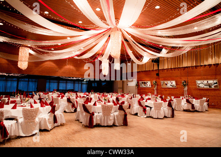 Addobbate a festa sala da pranzo Foto Stock
