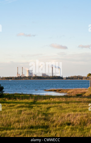 Crystal River energia complessa con quattro carbone alimentato e uno nucleare impianti alimentati in Crystal River, Florida Foto Stock