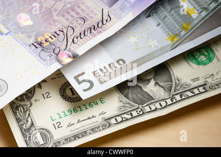 Sterlina Euro e Dollaro denaro Foto Stock