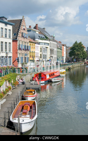 Canal chiatte a Gand Belgio Foto Stock