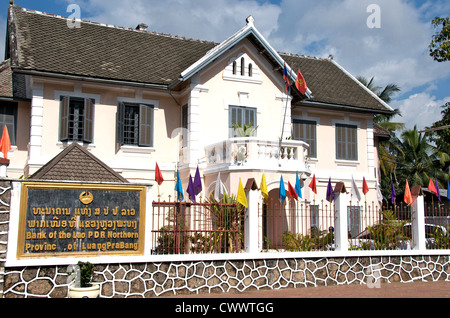 Banca della Repubblica popolare democratica del Laos nella provincia settentrionale di Luang Prabang Laos Foto Stock