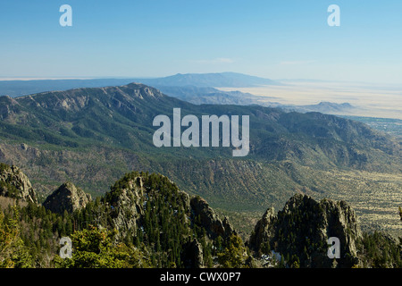 Vista delle Sandia Mountains dalla sommità di Sandia Crest Foto Stock