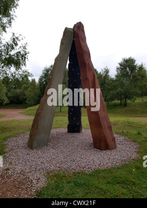 Rotolo di onore di scultura, di ricordare coloro che hanno perso la vita nei settori del carbone e miniere di ferro e nelle cave di Foresta di Dean. Foto Stock