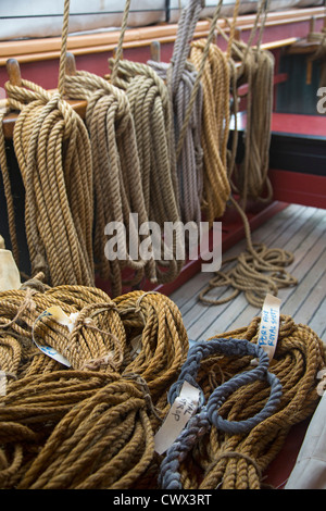 Il Flagship Niagara, ancorata sul Fiume Detroit. Foto Stock