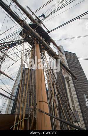 Il Flagship Niagara, ancorata sul Fiume Detroit. Foto Stock
