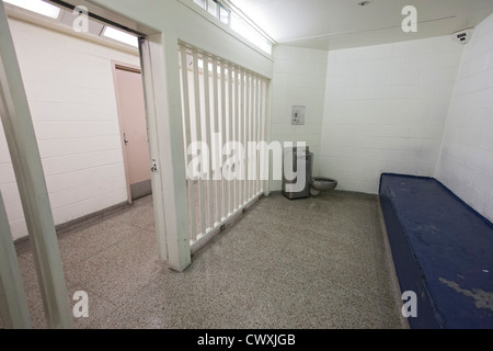 Detroit, Michigan - una cella di prigione in una stazione di polizia. Foto Stock
