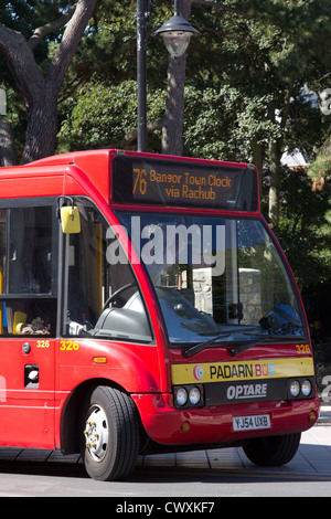 Padarn locale di autobus tra Rachub e Bangor, il Galles del nord Foto Stock