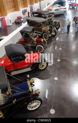 A Le può: America's Car Museum, Tacoma, nello Stato di Washington con auto d'epoca. Foto Stock