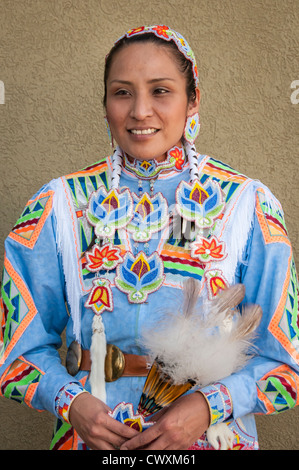 Native American danzatrice presso l annuale di Lewis e Clark Festival a Great Falls Montana Foto Stock