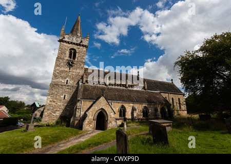 Chiesa di tutti i santi, Bramham, vicino a Wetherby in West Yorkshire. Foto Stock